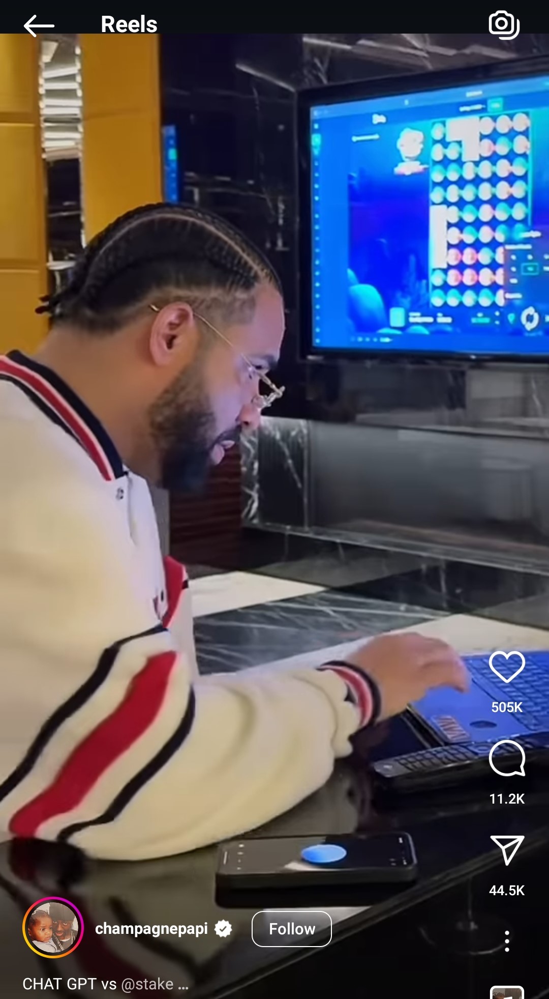 A well-known musician engaged in online gambling during a livestream, illustrating how celebrities help normalize betting and online casinos through social media platforms.